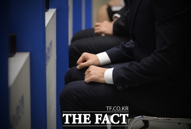 국내 증권사 하반기 채용 시즌이 돌아온 가운데, 주요 증권사들의 채용문은 지난해 대비 더 좁아졌다. /더팩트 DB