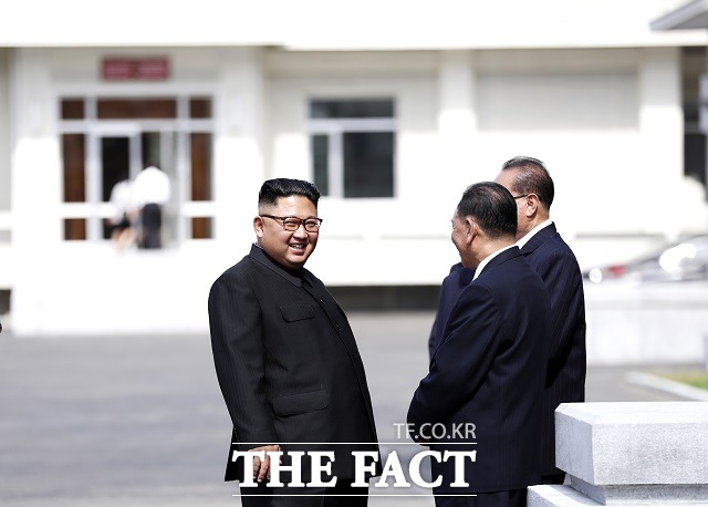 김정은 북한 국무위원장이 오는 11월 부산에서 열리는 한·아세안 특별정상회의에 참석할지 여부에 관심이 쏠린다. /평양사진공동취재단