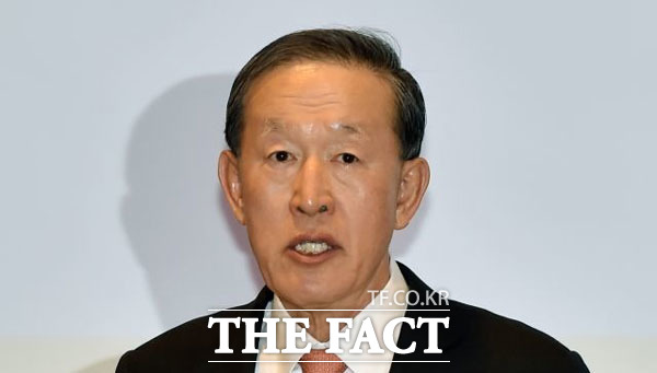 전경련이 과거 위상을 다시 찾을 수 있을지 허창수 전경련 회장의 리더십이 시험대에 올랐다는 의견이 나온다. /더팩트 DB