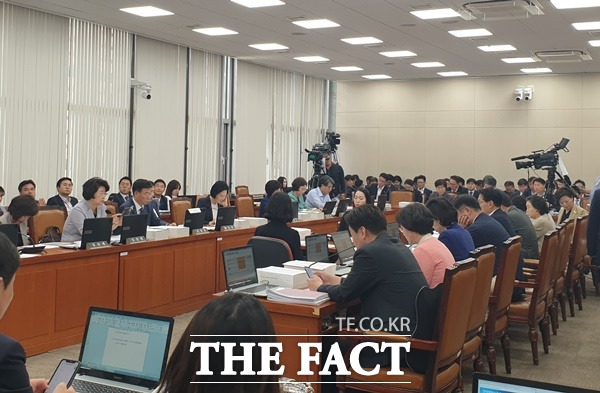 4일 국회 보건복지위원회가 신동빈 롯데그룹 회장에 대한 증인 채택을 철회했다. /국회=정소양 기자