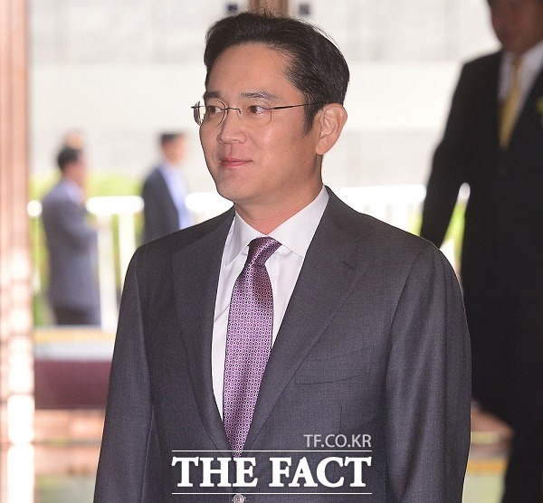 이재용 삼성전자 부회장이 삼성전자 사내 등기이사에서 물러날 것으로 보인다. /더팩트 DB