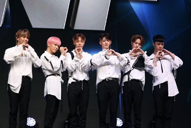 온앤오프는 WHY를 발표하며 8개월 만에 활동을 시작한다. /WM엔터테인먼트