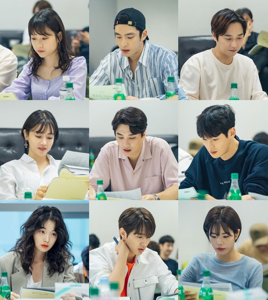 MBC 하자 있는 인간들 팀이 11월 첫 방송을 앞두고 대본 리딩을 진행했다. /에이스토리 제공