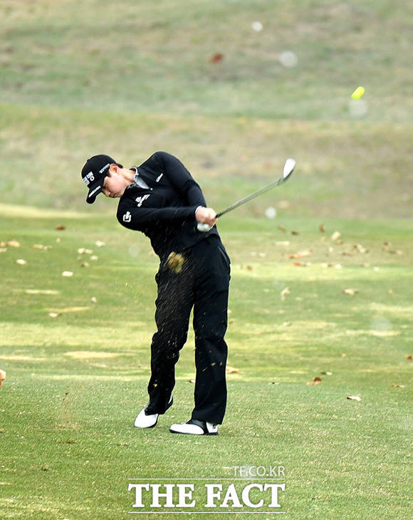 오는 10일(목) 잭니클라우스 골프클럽 코리아에서 열리는 ‘KPGA 제네시스 챔피언십’ 1라운드를 대상으로 한 골프토토 스페셜 30회차에서 전체 참가자의 79.29%가 1번 선수인 이형준의 언더파 활약을 예상했다./임세준 기자