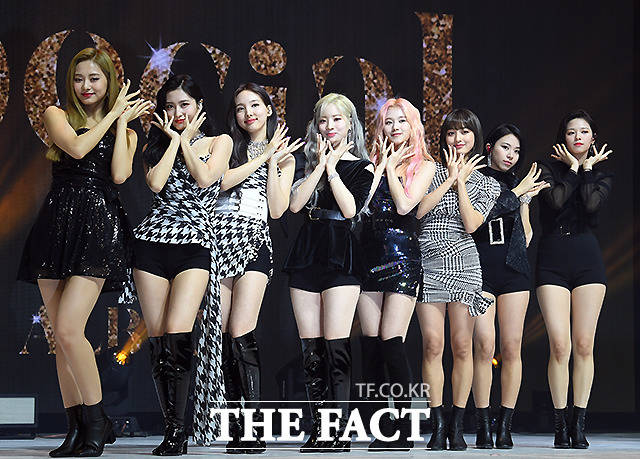 트와이스가 올해 두 장의 앨범으로 도합 75만 장 이상의 판매고를 올렸다. /더팩트 DB