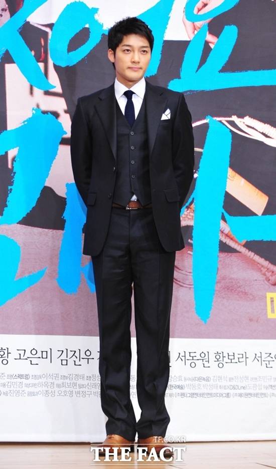 배우 김진우가 아빠가 됐다. 산모와 아이는 건강한 상태다. /더팩트DB