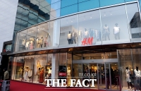  '벼랑 끝에 선' 패스트 패션…H&M '산더미' 재고 어쩌나