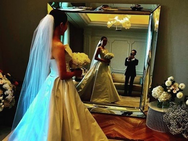 지드래곤은 지난 11일 자신의 인스타그램에 10월의 신부라는 글과 함께 누나 권다미의 결혼식장에서 촬영한 사진을 공개했다. /지드래곤 인스타그램