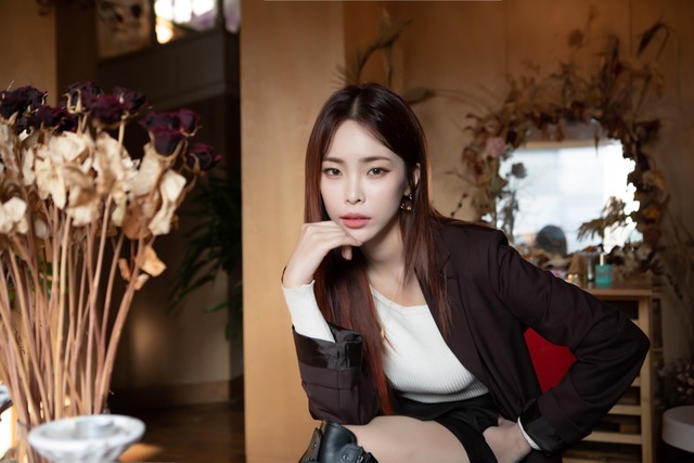 헤이즈는 타이틀곡 만추에 대해 실제 경험담이다. 이별했을 때의 계절감과 심정을 담았다고 설명했다. /스튜디오블루 제공