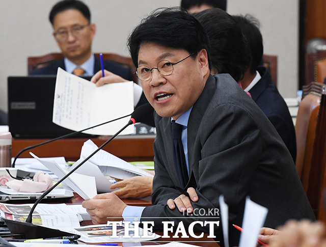 질의하는 장제원 자유한국당 의원