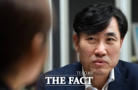  하태경 '조국 학생들, '위선 떨고 당당하게 사는 법' 배울까' 비판