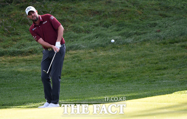 마크 레시먼 선수가 17일 오전 제주특별자치도 서귀포시 나인브릿지 CC에서 열린 PGA(미국프로골프) TOUR 2019 더 CJ컵 @ 나인브릿지대회에 참가해 경기를 펼치고 있다. /제주=임세준 기자