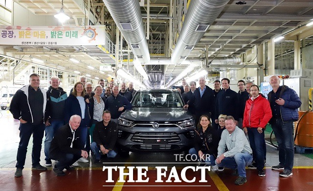 쌍용차는 독일과 벨기에, 스위스 대리점 및 산하 딜러 관계자 60여 명이 지난 16일부터 19일까지 3박 4일의 일정으로 평택공장을 방문했다고 21일 밝혔다. /쌍용차 제공