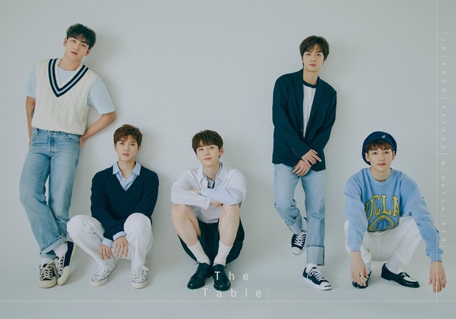 뉴이스트가 새 앨범에 대해 밝은 에너지를 전해드리려고 노력했다고 말했다. /플레디스 제공