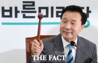  손학규, 유승민에 '그게 무슨 개혁보수냐, 수구·꼴통 보수'