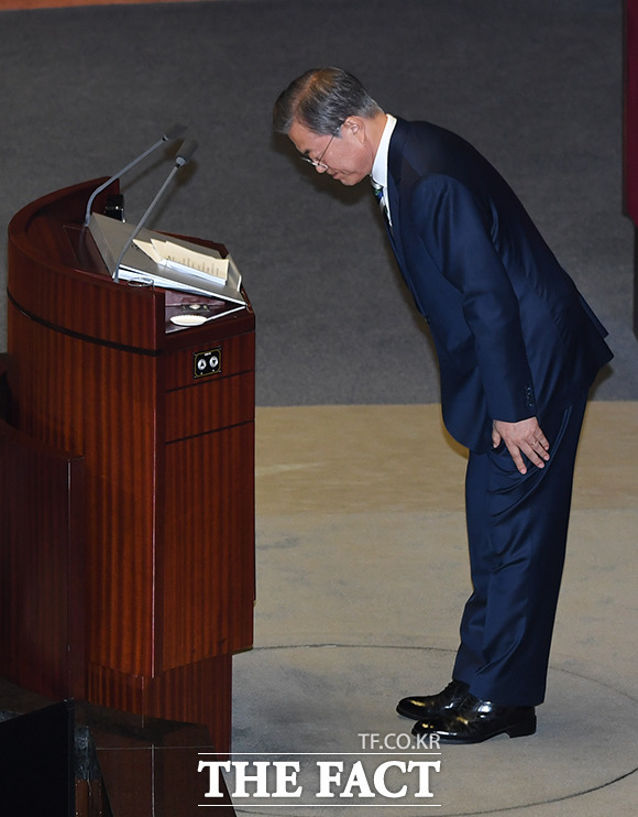 시정연설 마친 문재인 대통령