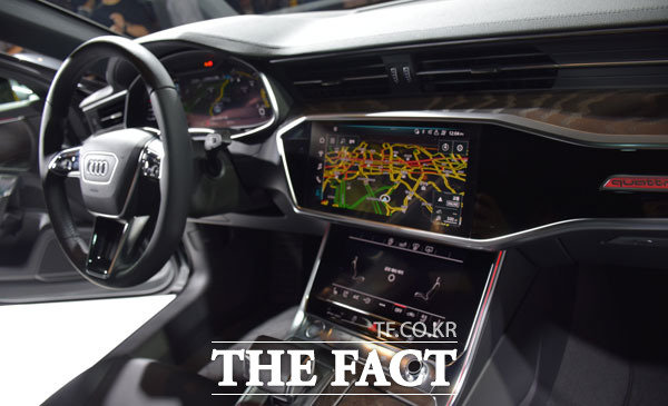 신형 A6는 이전 모델보다 전장과 휠베이스가 늘어나면서 여유로운 실내공간을 제공한다.