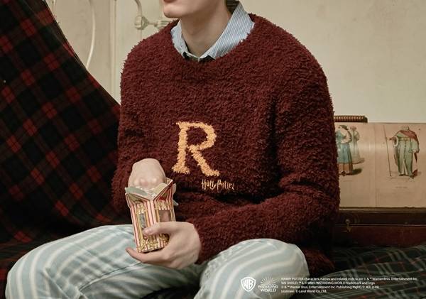 이랜드 SPA 브랜드 스파오가 23일 해리포터 겨울 에디션 상품을 온라인 선발매했다. /이랜드 제공