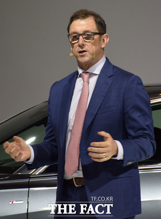 제프리 매너링 아우디코리아 사장은 A6를 통해 미래를 위한 새로운 도약을 시작하겠다고 포부를 밝혔다.