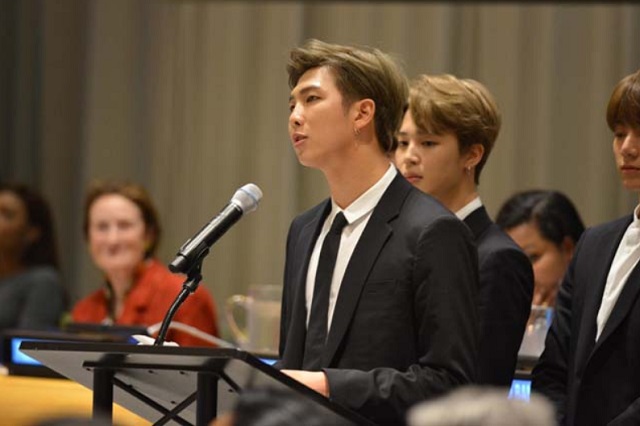 RM이 지난해 9월 미국 뉴욕 유엔본부에서 청년을 주제로 연설하고 있다. /유니세프 제공