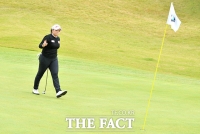 [TF포토] 장하나, '기분 좋은 첫 버디'