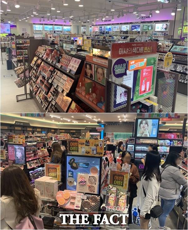 22일 눙크 홍대점은 손님이 없이 텅 빈 반면 같은 시간 30m 거리에 위치한 H&B 스토어 랄라블라 매장은 손님으로 가득했다. /이민주 기자