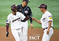 [TF포토] '타격 천재' 이정후, '오늘도 출루했어요!'