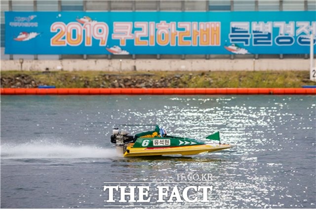 2019 쿠리하라배 특별경정에서 우승한 유석현의 레이스 장면./경륜경정총괄본부 제공