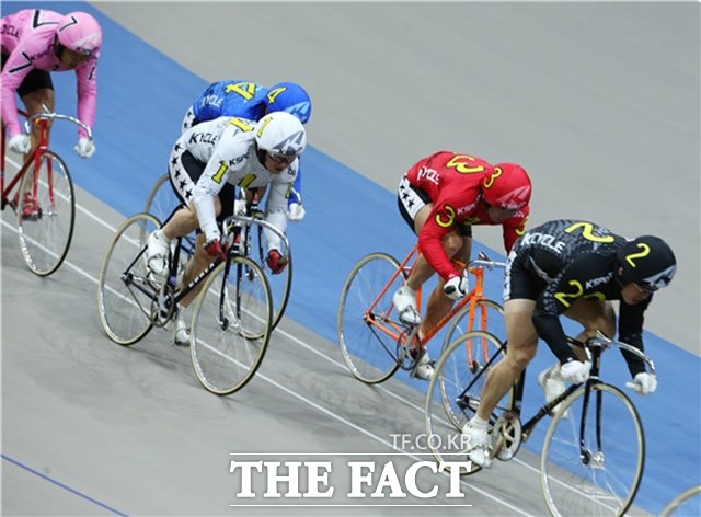 공백기를 가지 선수는 예전의 기량을 그대로 인정받는 수준에서 경기에 임하는 경우가 대부분이나 실제로는 경기력에 문제점을 드러내는 경우가 많아 주의가 요구된다./경륜경정총괄본부 제공