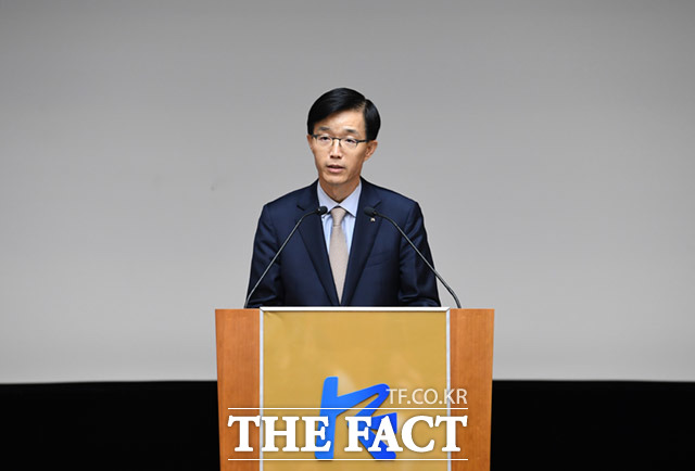 방문규 한국수출입은행장 취임식이 1일 오전 서울 영등포구 여의도 한국수출입은행 본점에서 열리고 있다. 방문규 신임행장은 기획재정부 2차관 출신으로 은성수 금융위원장의 뒤를 이어 지난 30일 신임 한국수출입은행장에 임명됐다. /임세준 기자