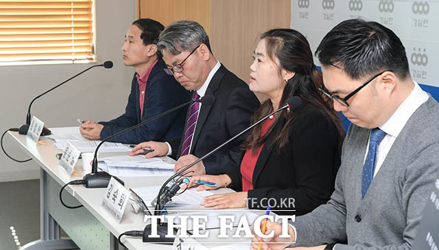경실련 시민권익센터 운영위원장인 김숙희 변호사(왼쪽에서 세 번째)가 발언하고 있다.
