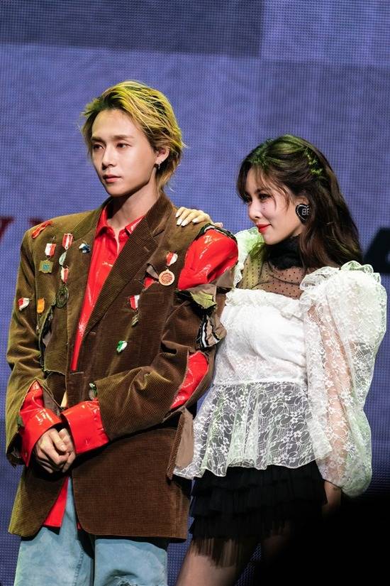 현아와 던은 쇼케이스 내내 서로에 대한 애정을 드러냈다. /피네이션 제공