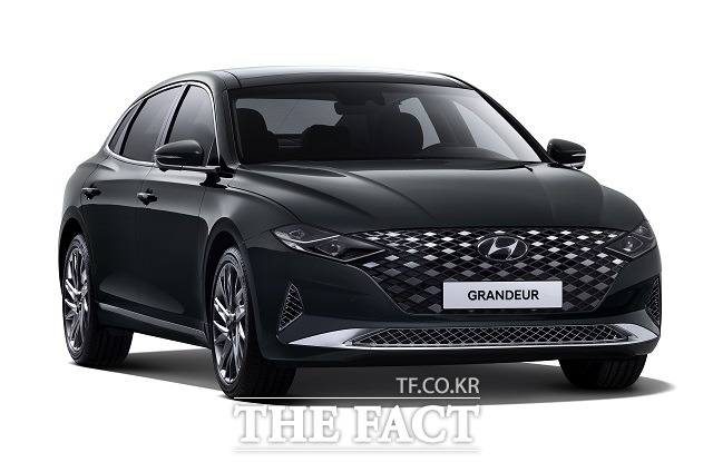 더 뉴 그랜저가 사전 계약 첫날 1만7294대가 계약되며 6세대 그랜저가 보유하고 있던 역대 최다 기록을 갈아치웠다. /현대차 제공