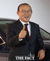  '쌀딩크' 박항서, 베트남 역대 최고 대우 대표팀 감독 3년 재계약