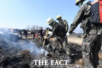  민주당 '민주연구원 제안한 모병제, 아직 검토 단계도 아냐'