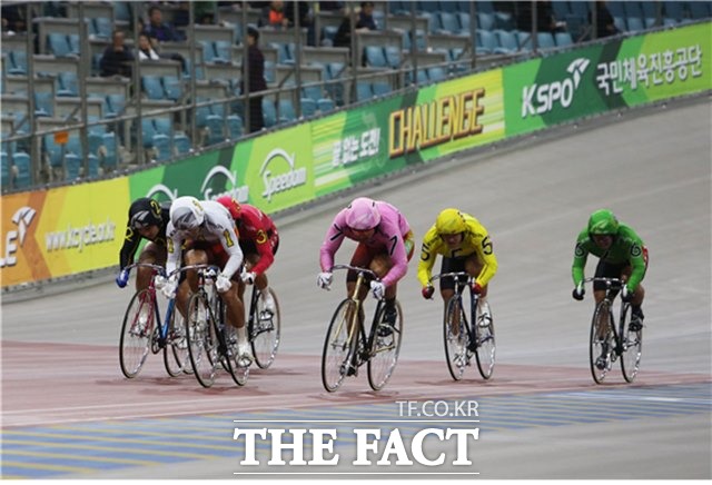 하루 17경주로 확대 진행되고 있는 광명 스피돔 경주는 요일별 차별화된 투자 전략이 필요할 것으로 보인다./경륜경정총괄본부 제공