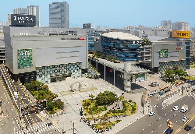 12일 업계에 따르면 금호산업은 이날 오전 이사회를 열고 아시아나항공 매각 관련 안건을 논의한다. 논의 끝에 결정될 우선협상대상자로는 HDC현대산업개발이 유력시되고 있다. /더팩트 DB
