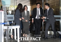  정경심 측 '심야 조사 후 졸도까지…법정서 진실 밝히겠다'