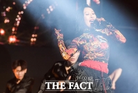 [TF포토] 마마무 화사, 강렬한 '불꽃 패션'