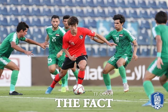 김학범 감독이 이끄는 한국 U-22 축구대표팀이 17일 UAE에서 열린 두바이컵 친선대회 3차전에서 수적 열세를 극복하며 3-3으로 비겼다./대한축구협회 제공