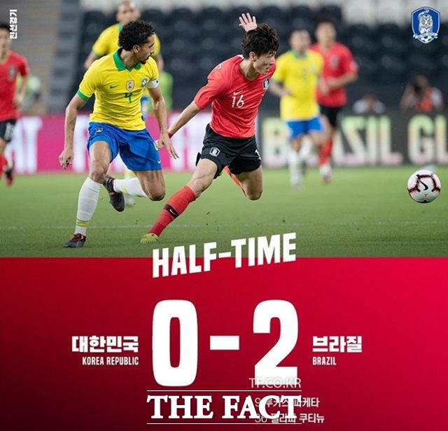 한국은 19일 UAE에서 벌어진 브라질과 친선경기에 손흥민 황의조 황희찬을 공격 선봉에 내세우며 골을 노렸으나 전반 2실점하며 어려운 경기를 펼쳤다./대한축구협회 제공