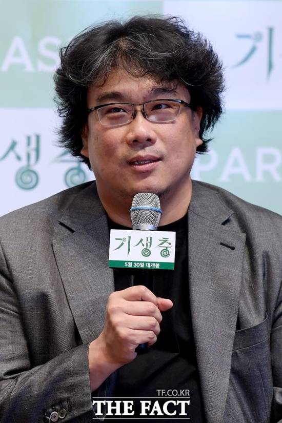 봉준호 감독이 연출한 기생충이 제40회 청룡영화상에서 5관왕을 수상했다. /더팩트DB