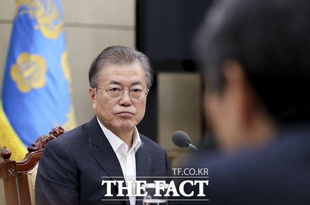 청와대는 22일 한일 간 수출 관리 정책 대화가 정상적으로 진행되는 동안 일본 측의 3개 품목 수출규제에 대한 WTO 제소 절차를 정지시키기로 했다. /청와대 제공