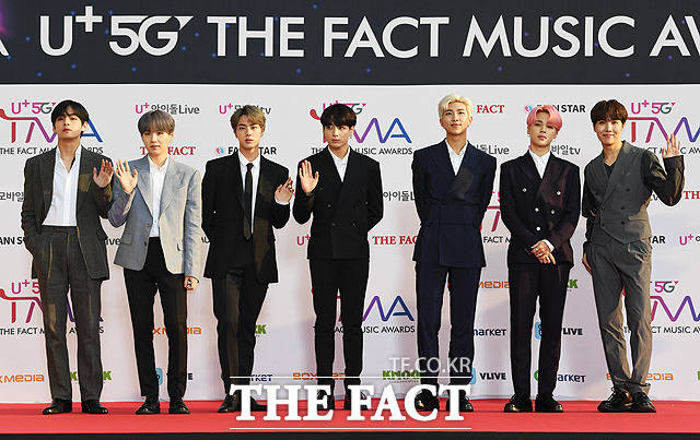 방탄소년단이 해외 주요 시상식을 휩쓸며 전 세계 음악 시장에서 독보적인 존재감을 보여주고 있다. /더팩트 DB