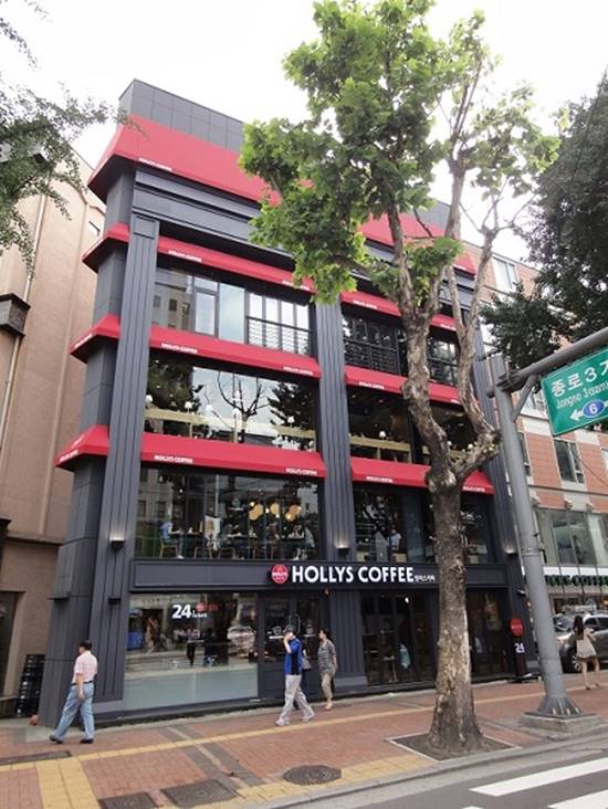 소비자원에서 커피전문점 소비자 만족도를 조사한 결과 할리스가 1위를 차지했다. /할리스커피 제공