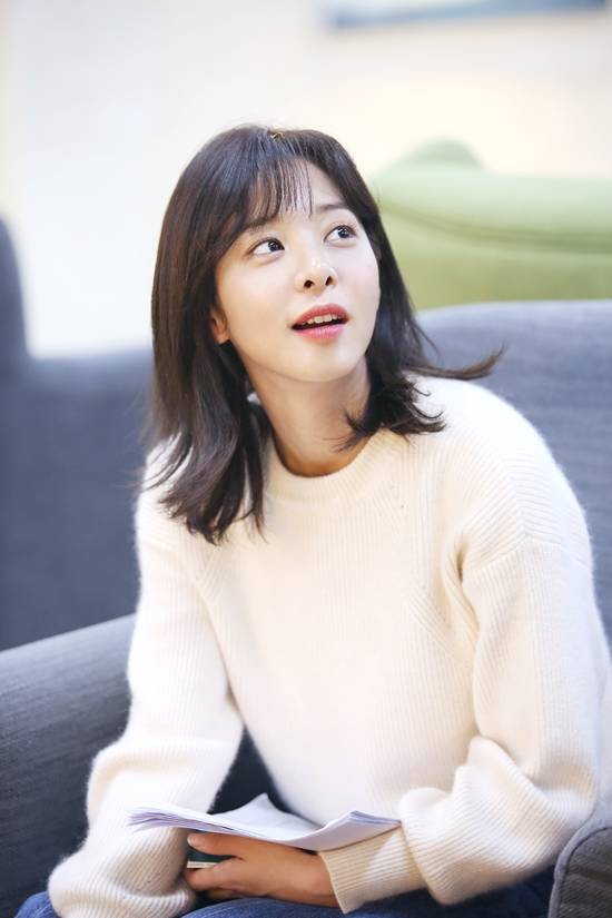 설인아는 KBS2 사랑은 원더풀 인생을 뷰티풀을 통해 주말극에 처음으로 도전해 호평을 받고 있다. /설인아 인스타그램