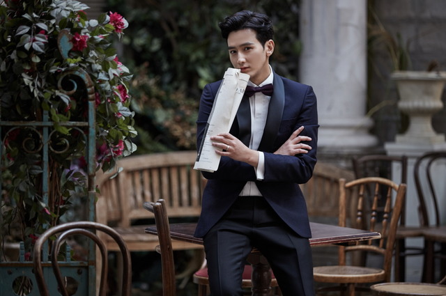 클릭비 출신 가수 에반이 오는 12월 비연예인 여자친구와 결혼한다.