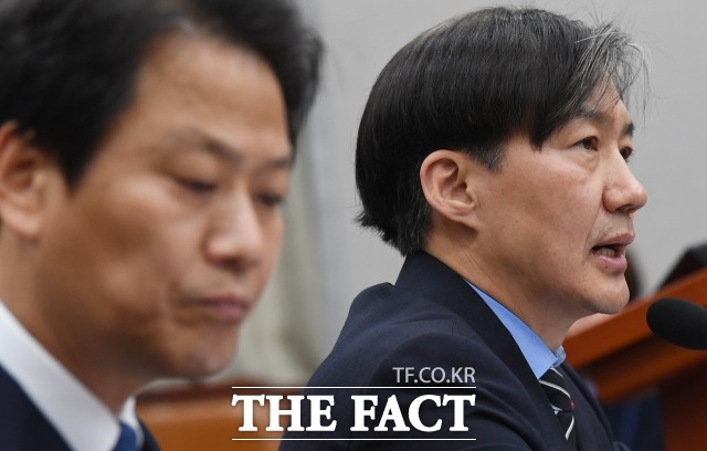 조국 전 법무부 장관이 민정수석이던 1월 서울 여의도 국회에서 열린 운영위원회 전체회의에 출석해 의원들의 질의에 대답하고 있다. /이새롬 기자