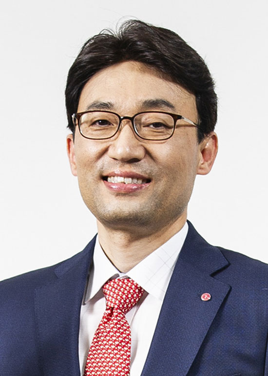 LG이노텍은 2020년도 정기 임원 인사를 통해 카메라모듈사업을 이끈 강민석 전무를 부사장으로 승진했다고 28일 밝혔다. /LG이노텍 제공