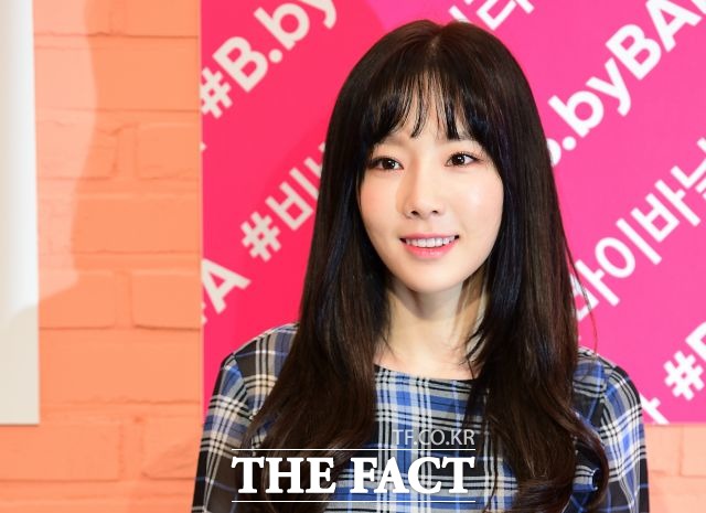 태연은 자신의 SNS에 소녀시대는 누구나 거쳐갈 수 있는 버스정류장 같은 팀이 아니다라고 말했다. /더팩트DB